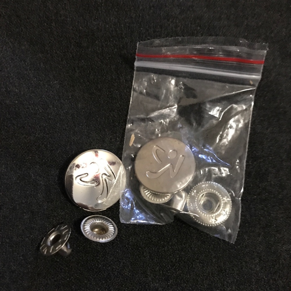 Set of 2 replacement snaps for Zumba pants